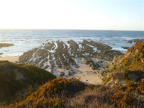A associação guardião é responsável pela segurança nas praias de almograve sul, almograve norte (freguesia de longueira/almograve) e da barragem de santa clara (freguesia de canta clara). Praias de Almograve - Visitar Portugal