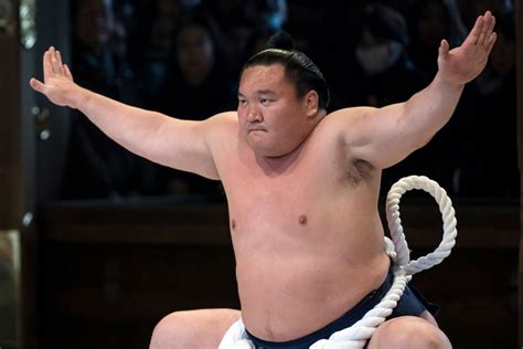 Japans Top Sumo Wrestler Tests Positive For Coronavirus The Independent
