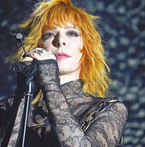Текст mylène farmer — désenchantée. Épinglé par virginie london sur MYLENE FARMER 02 en 2020 ...