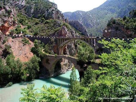 The city is one of the least populated provincial capitals of spain, hardly surpassing the 50,000 mark. 10 mooiste romaanse bruggen van de provincie Huesca ...