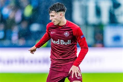 Dominik szoboszlai is a hungarian professional footballer who plays as a midfielder for bundesliga club rb leipzig and the hungary national team. Le prometteur hongrois Dominik Szoboszlai prolonge avec ...