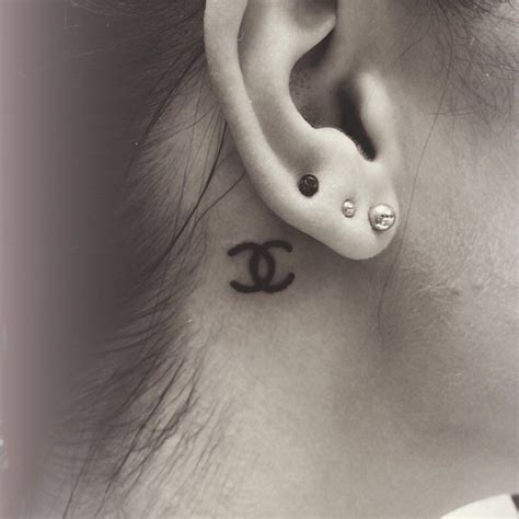 70 Best Behind The Ear Tattoos For Women Blurmark Small Girly