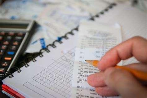 En tant que finance business partner, vous êtes chargé de la mise en œuvre correcte et complète des processus définis par apk (traitement des heures de travail, réclamations, facturation, affectation…) afin d'optimiser l'administration de la business unit. Free picture: account, calculator, economy, finance ...