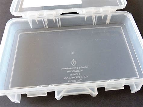 This box was engineered for extreme anglers who are going to hit the water rain or shine. Plano Mutant Box für Skirted Jigs und Trailer - Seftack