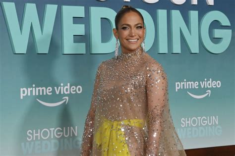Jennifer Lopez Says Ben Affleck Suggested Las Vegas Wedding Trendradars