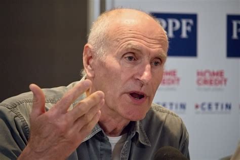 Martin hilský, nejvýznamnější český znalec díla williama shakespeara, v této knize představuje přelomovou dobu, v níž vznikala velká díla alžbětinské literatury, a která měla pro anglickou. Za oponou: Konec štastných konců - Letní shakespearovské ...