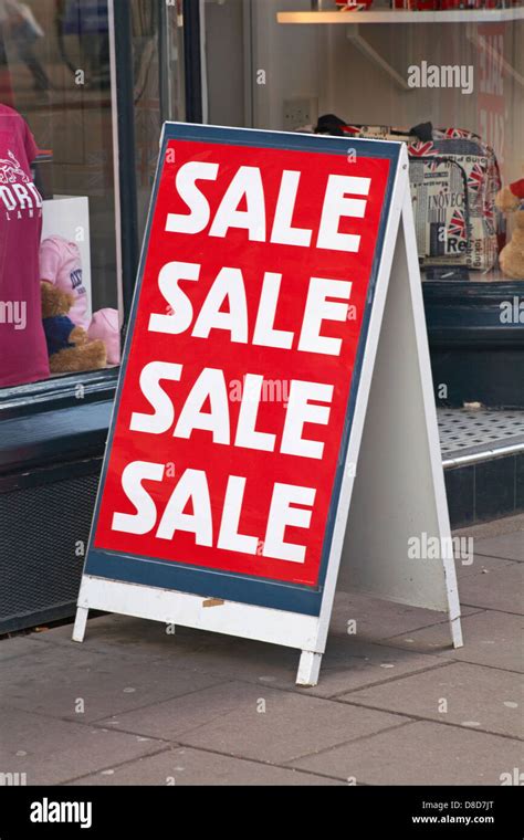 Sale Board Hi Res Stock Photography And Images Alamy