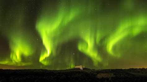 Download Northern Lights Aurora Borealis Over Lake Uhd 4k Wallpaper