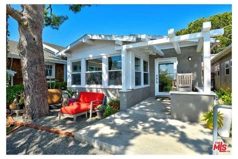 Find mls listings of sold luxury estates, single family homes, condos and townhomes in santa monica, ca. Take a look inside this small yet luxurious beach cottage ...