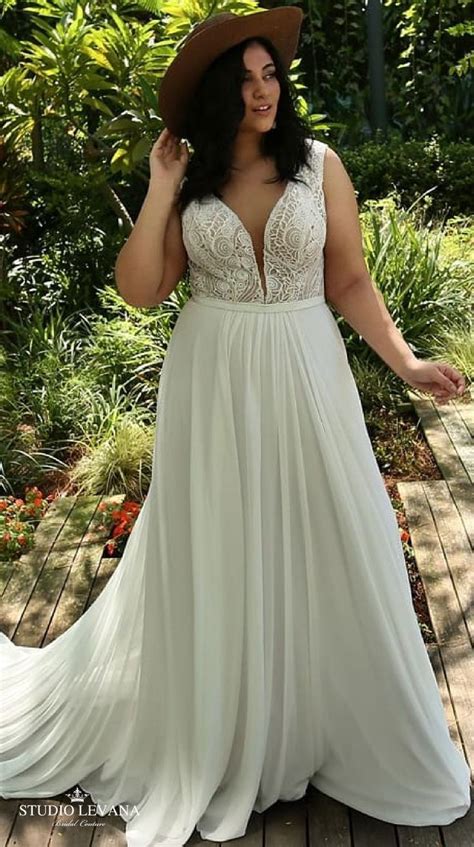 Aktuelle mode für jeden anlass. Boho Brautkleid in Übergröße mit einzigartiger Vintage ...