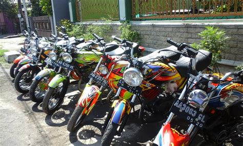 Banyak sekali pilihan rx king modifikasi standar yang bisa kalian jadikan inspirasi rx king modif standar minimalis menjadi pilihan yang bagus kamu bisa langsung menuju ke bengkel modifikasi yang ada di kota kota seperti jogja bandung malang surabaya medan bali jakarta sidoarjo cirebon. Gambar Motor Rx King Modif Jogja | Modifikasi Yamah NMAX