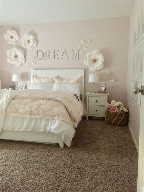 Pink And White Bedroom Wall Ideas