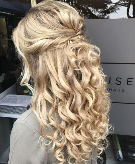 Nice haircut did you do it yourself. 54 Cool Easy Hairstyles You Can Do Yourself at Home in 2020 | Prom hair down, Long hair styles ...
