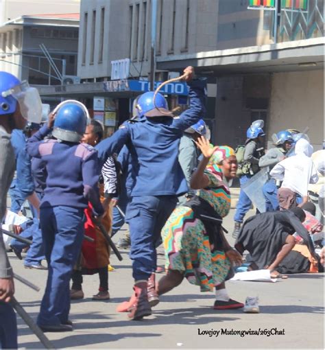 Zimbabwe Police Beat Up Mdc Demonstrators The Insider