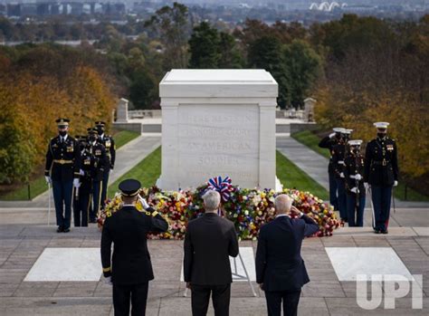 Photo Veterans Day Ceremony At Arlington National Cemetery