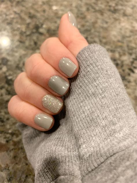 Grey Nails In 2020 Gray Nails Nail Polish Nails
