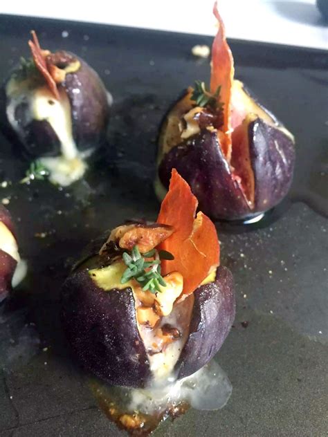 Grilled Figs With Goats Cheese Crispy Prosciutto Pecans And Honey By
