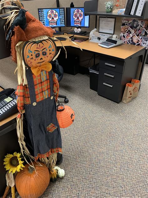 Cubicle Decorating For Halloween Contest Stanlyndeauthor