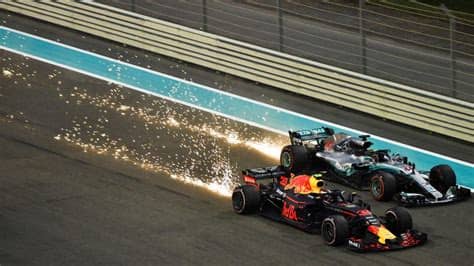 I mens samtaler vettel og lewis hamilton. WINNERS AND LOSERS - Abu Dhabi Grand Prix edition | Formula 1®
