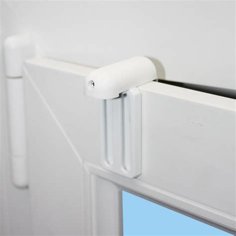 Pose de rideaux sur fenêtres allant jusqu'au plafond. Fixer Plafond Sans Percer dedans Tringle Rideau Sur ...