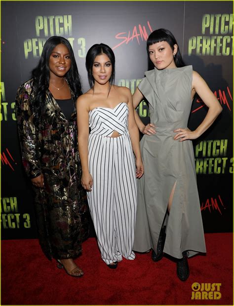 Photo Ester Dean Chrissie Fit Hana Mae Lee Promote Pitch Perfect 3 In