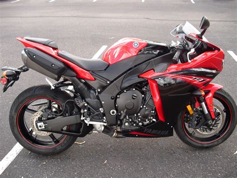 Team yamaha blue/white, matte gray, rapid red/raven. 2013 Yamaha YZF-R1 For Sale Sierra Vista, AZ : 52596