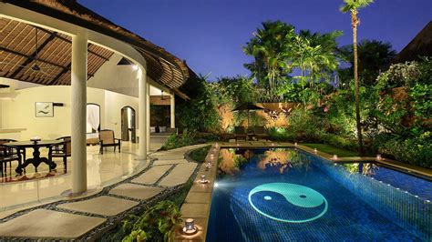 Desain pintu dan jedelanya juga khas. Seminyak Villas | Impiana Villas Seminyak | Couple Villas Bali