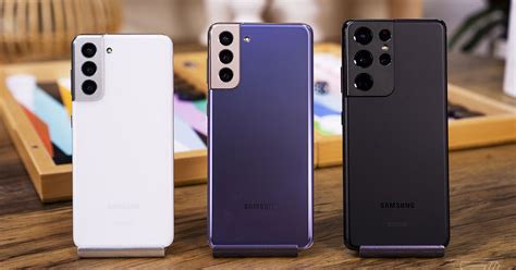 Met 256gb aan opslagruimte kun je bijna eindeloos foto's maken en filmpjes schieten, zonder dat je samsung s21 snel volraakt. Samsung Galaxy S21, S21 Plus, and S21 Ultra first look ...