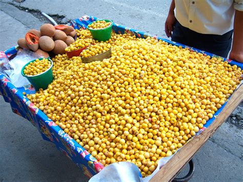 En el doblaje castellano las chicas superpoderosas son las súpernenas, bombón es pétalo y bellota se llama cactus!! ?Como se llama esta fruta amarilla? | Si alguen sabe como ...