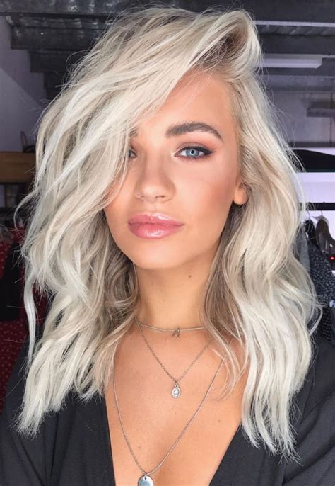Platinum Silver White Hair Color With Texture And Waves Platinumblonde Silver White Hair Brown