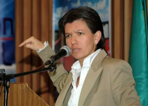 Claudia lópez is a multidisciplinary artist. Claudia López está aprovechando el tema Odebrecht para ...