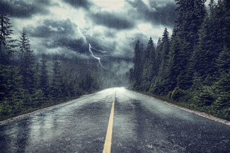 30k Rainy Road Pictures Download Free Images On Unsplash