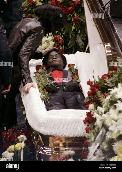 Michael Jackson Funeral Hi Res Stock Photography And Images Alamy