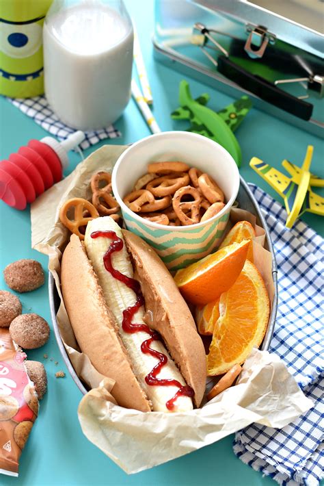 So the franks 'n' beans and various other manifestations (added to mac 'n' cheese, on pizza, et al.) are ubiquitous in family meals. PB&J Hot Dogs - Fork and Beans