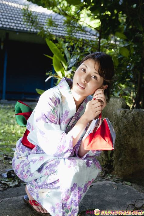 Manami Hashimoto Geisha Yukata Japanese Style Iphone Wallpaper Raincoat Beautiful Women