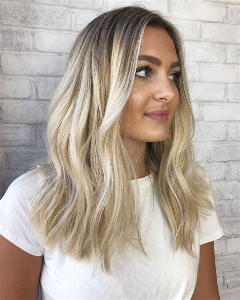 70 Flattering Balayage Hair Color Ideas For 2023 Short Brunette Hair Balyage Short Hair Icy