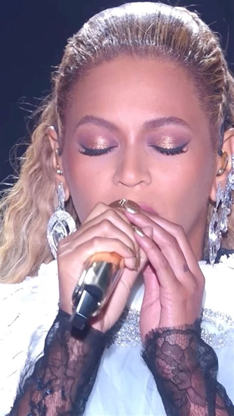 Beyoncé Performs Deja Vu Live At The 2006 Bet Awards Beyoncé Queenb