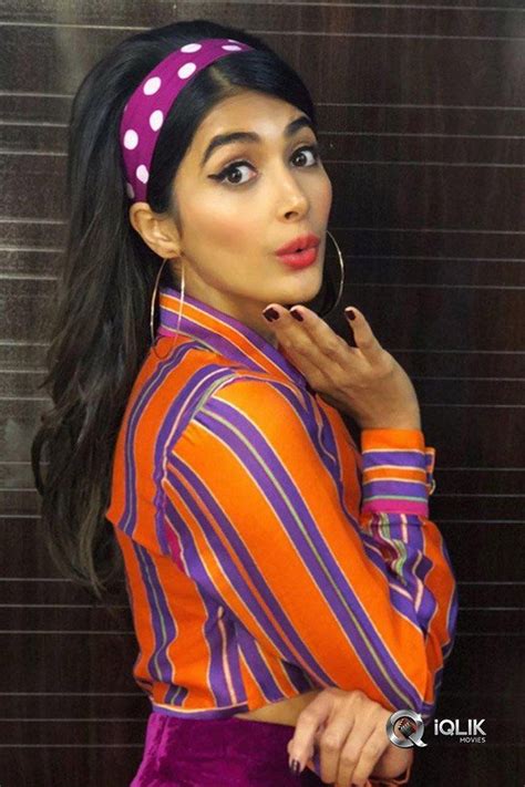 Pooja Hegde Retro Theme Dress Retro Fashion Outfits Bollywood Outfits