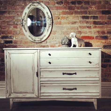 Buffet / commode Snowhite. Rehaussement de meuble à la peinture à la
