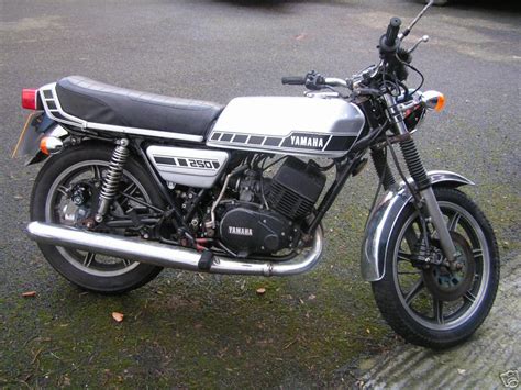 Review Of Yamaha Rd 250 Dx 1976 Pictures Live Photos And Description