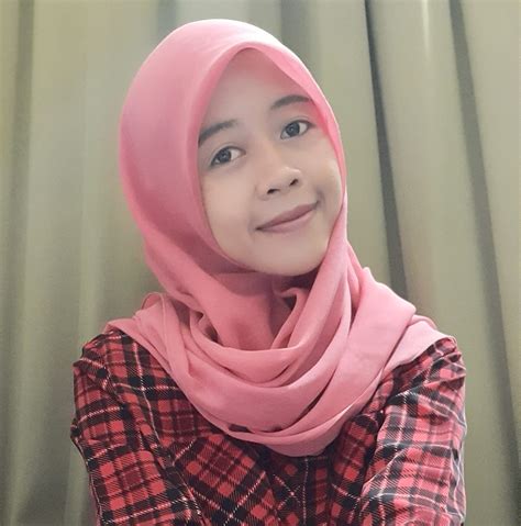 A Putri Intan B