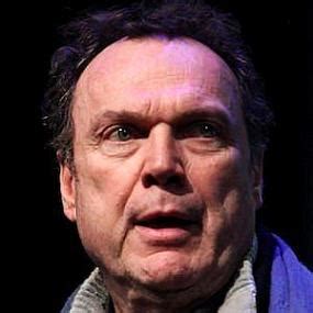 « on a une télévision d'hommes. Julien Lepers Net Worth: Salary & Earnings for 2019-2021