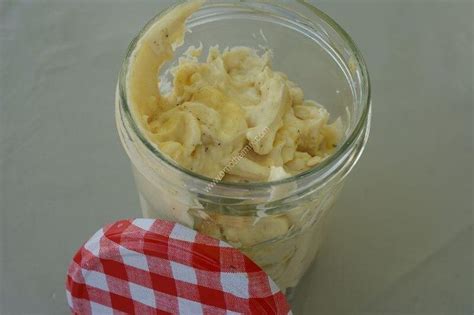 Mayonnaise sans moutarde au thermomix préparée en 2 minutes