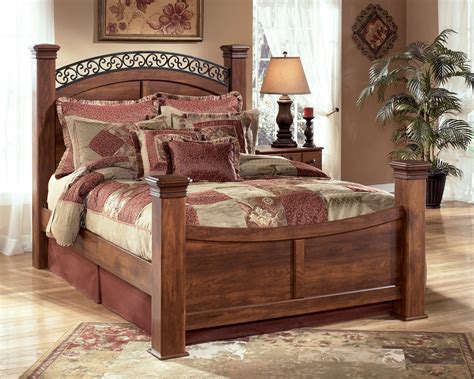 Timberline Queen Poster Bed from Ashley (B258 77 64N 71N  
