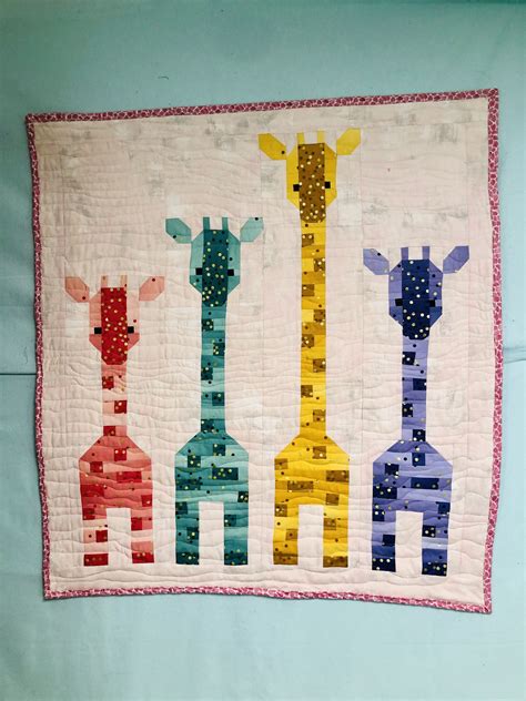 Giraffes In A Row Quilt Row Quilt Quilts Giraffe