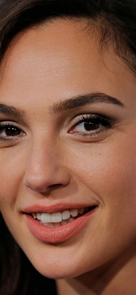 Gal Gadot Cute Smiling K Wallpaper Hd Celebrities Wallpapers K Sexiz Pix