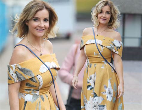 Helen Skelton Causes Chaos As She Flashes Bra In Sexy Sexiz Pix