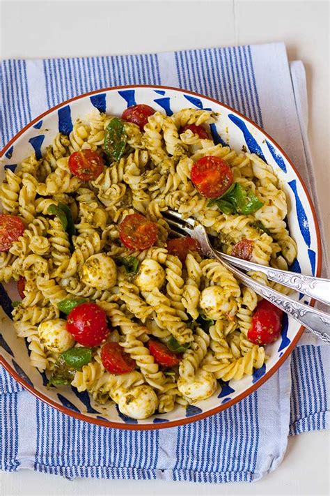 20-Minuten Caprese- Nudelsalat