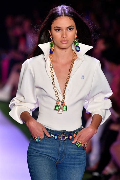 A new way to discover the colors, the materials and the fashion trends. 8 Spring 2020 Jewelry Trends To Start Wearing Right Now in ...