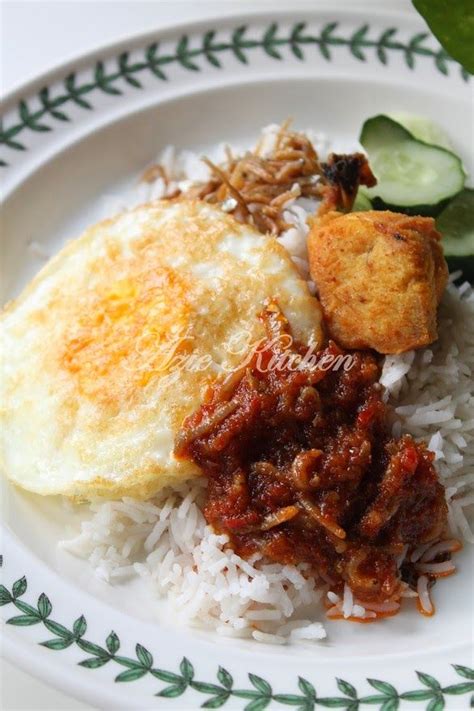 Maybe you would like to learn more about one of these? Sambal Tumis Ikan Bilis Sebagai Lauk Nasi Lemak | Nasi ...